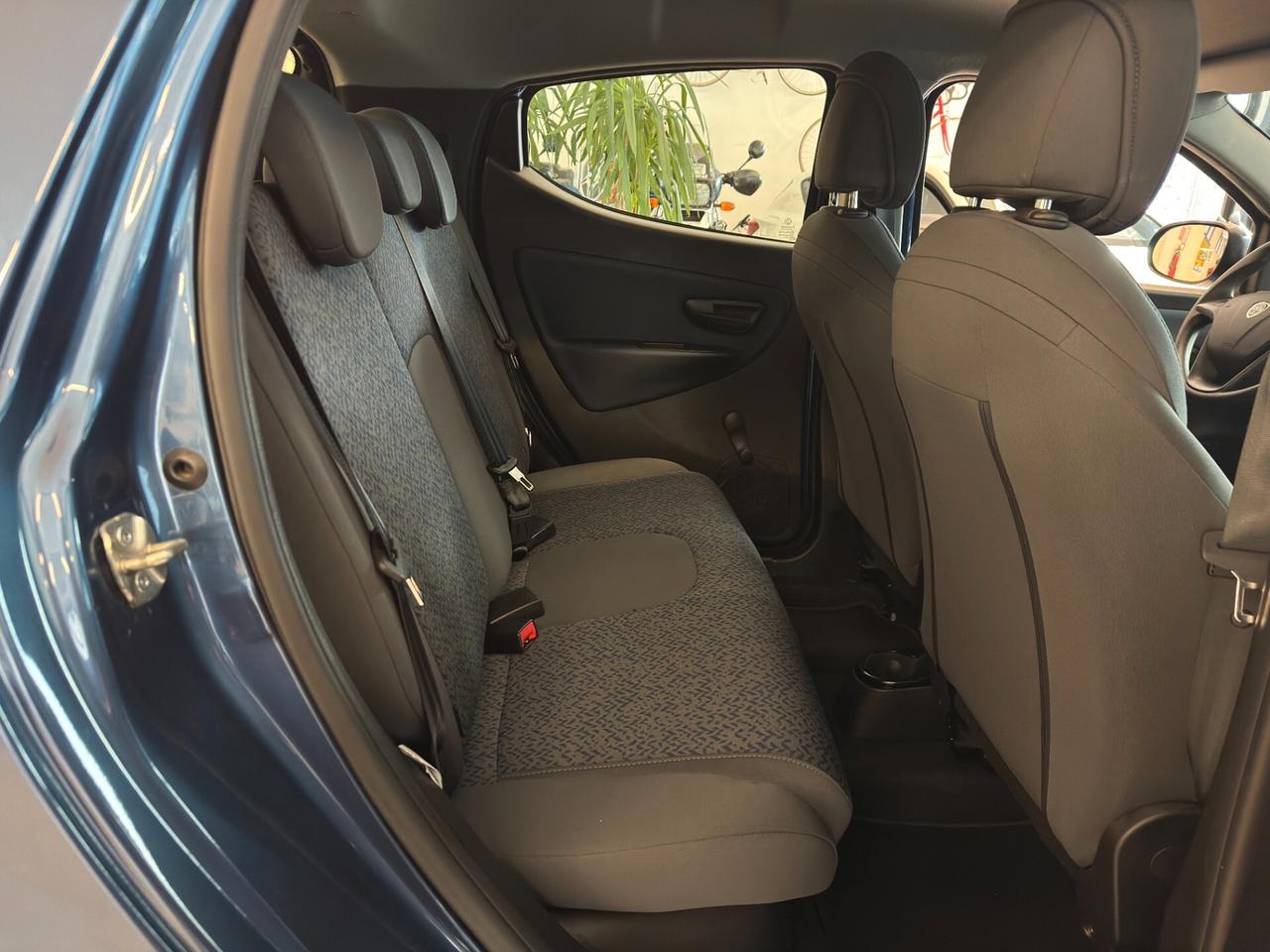 Lancia Ypsilon LANCIA YPSILON 1.0cc 69Cv Platino