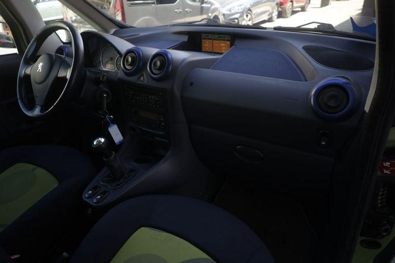 Peugeot 1007 PEUGEOT 1007 HD HAPPY 59KW DIESEL