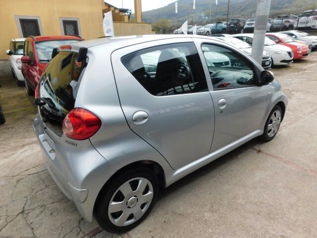 Toyota Aygo 1.0 12V VVT-i 5 porte Sol