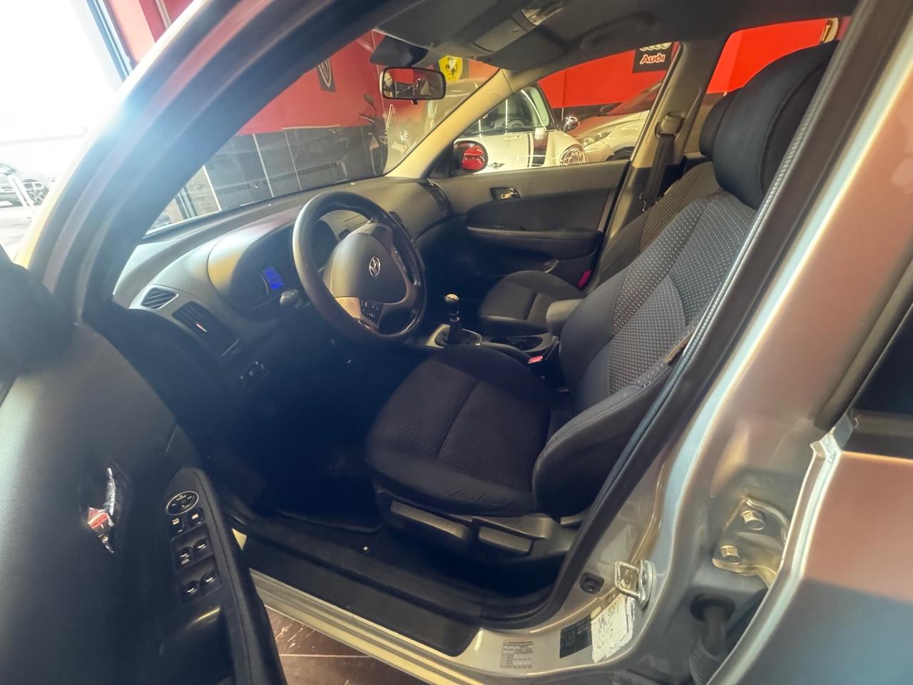 Hyundai i30 1.6 CRDi VGT 16V 90CV 5p.