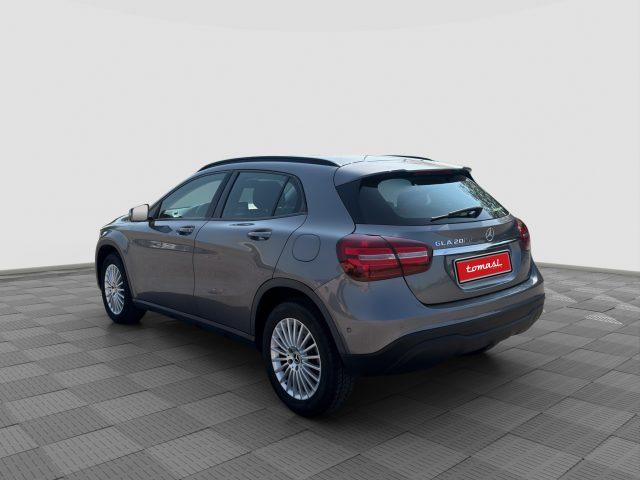 MERCEDES-BENZ CLA sse GLA GLA 200 d Automatic Business