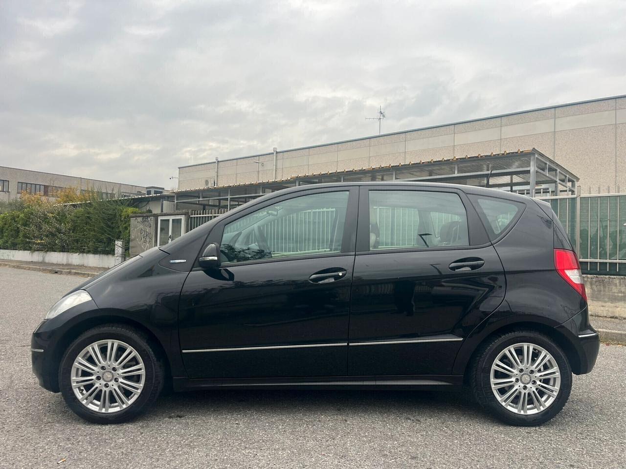 Mercedes-benz A 160 exclusive benz solo 99.000km