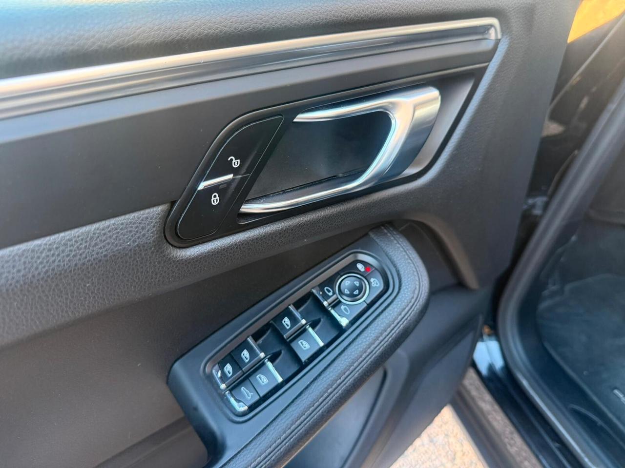 Porsche Macan 2.0 245cv