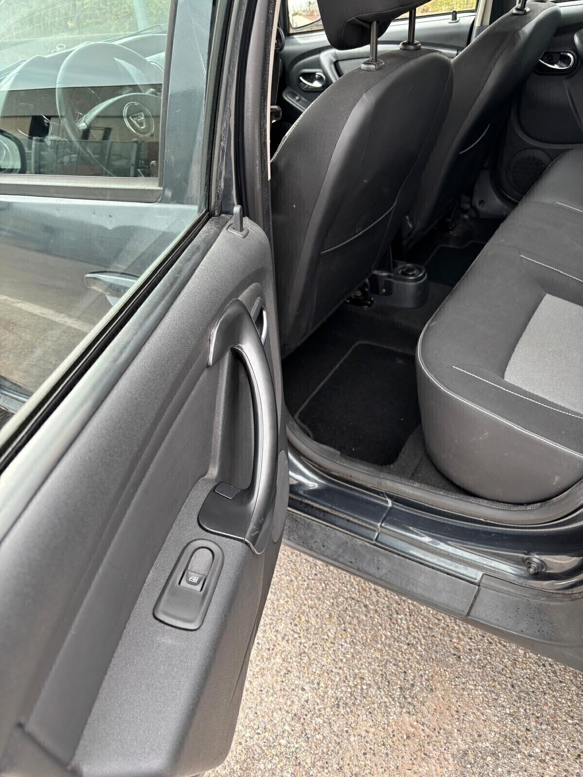 Dacia Duster 1.6 GPL 115CV EURO6 S&S 4X2 SERIE LIMITATA BLACK SHADOW