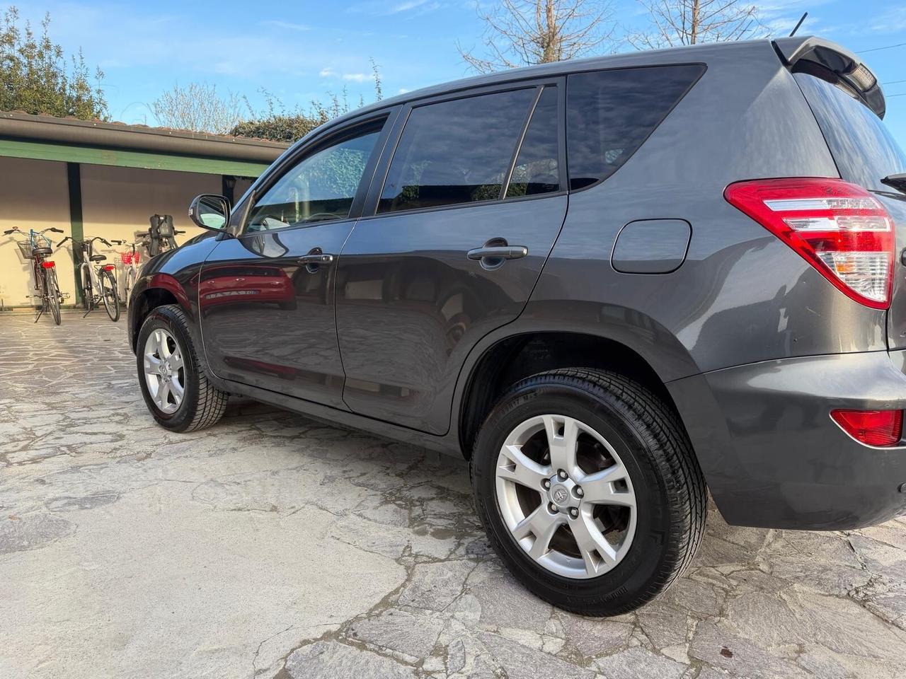 Toyota RAV4 2.2 D-4D 150 CV DPF Luxury