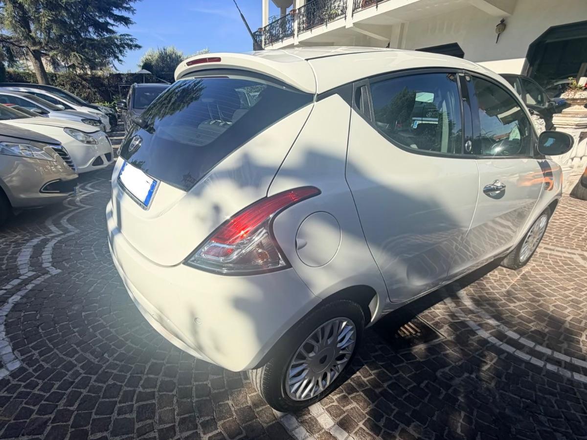 LANCIA Ypsilon 1.2 69 CV 5p. GPL Ecochic Gold