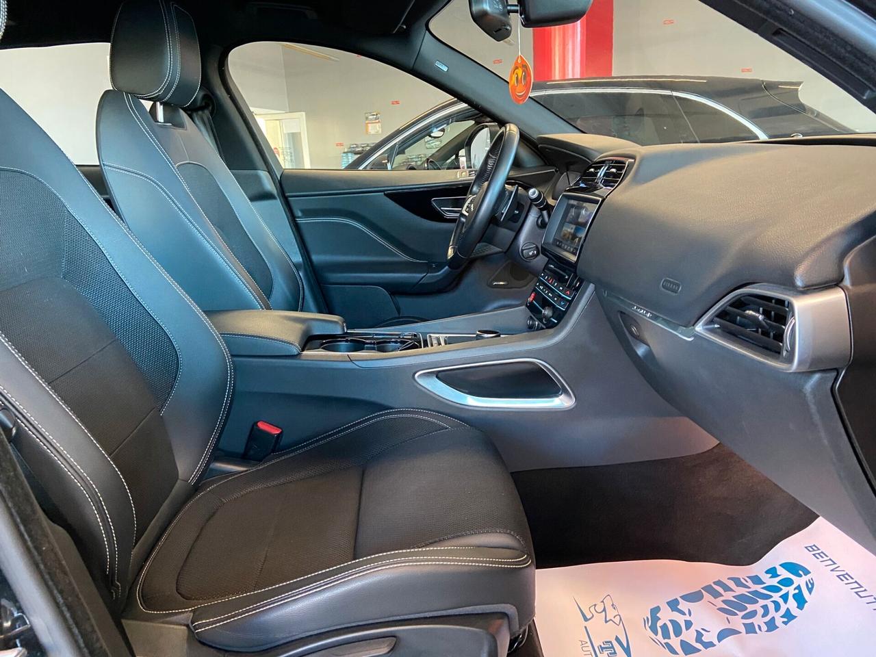 Jaguar F-Pace 2.0 D 180 CV R-Sport