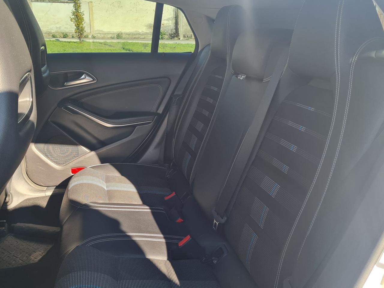 Mercedes-Benz CLA 180 D SPORT #6672