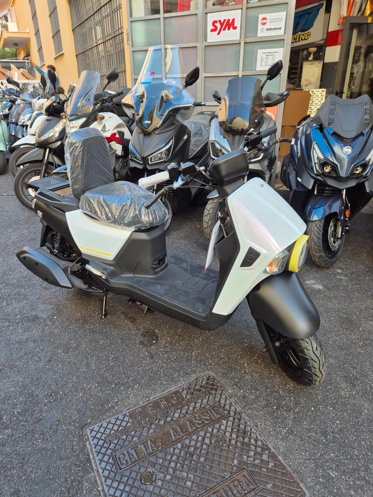 SYM 4MICA 125 TRASPORTO CONSEGNE