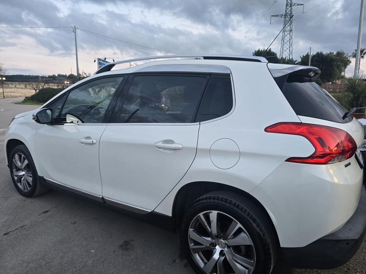 Peugeot 2008 BlueHDi 100 Allure