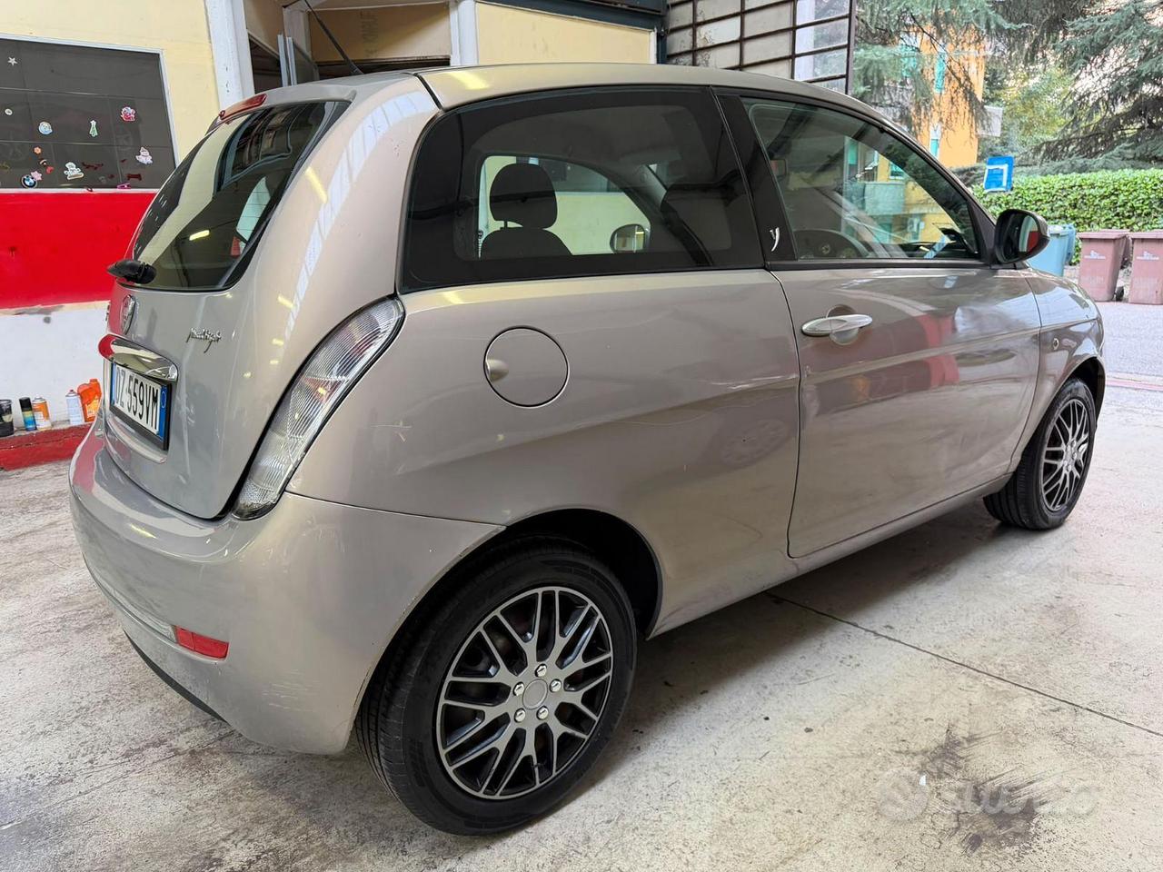 Lancia LANCIA YPSILON 1.2 VERSUS