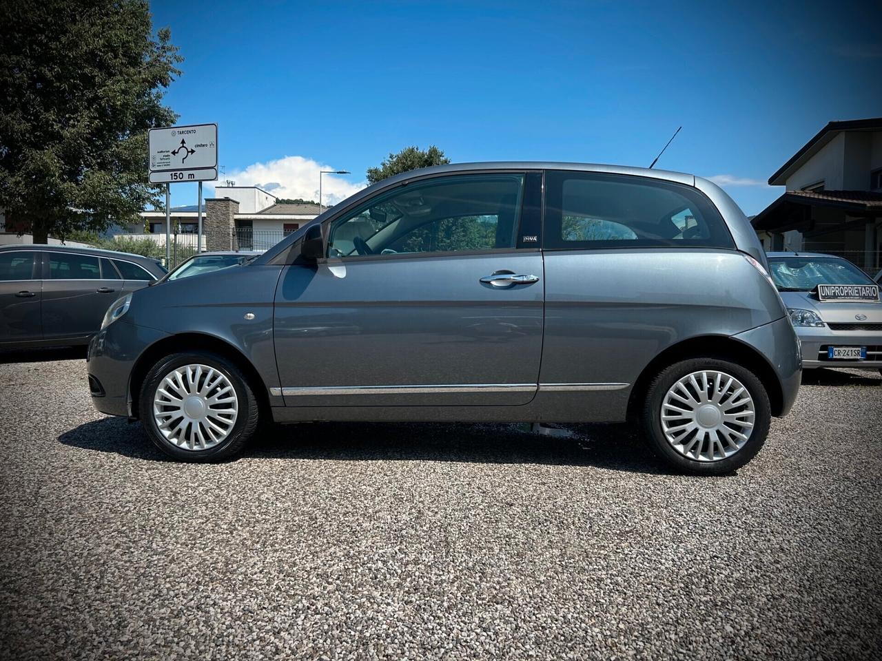 Lancia Ypsilon 1.2 69 CV UNIPROPRIETARIO-NEOPATENTATI