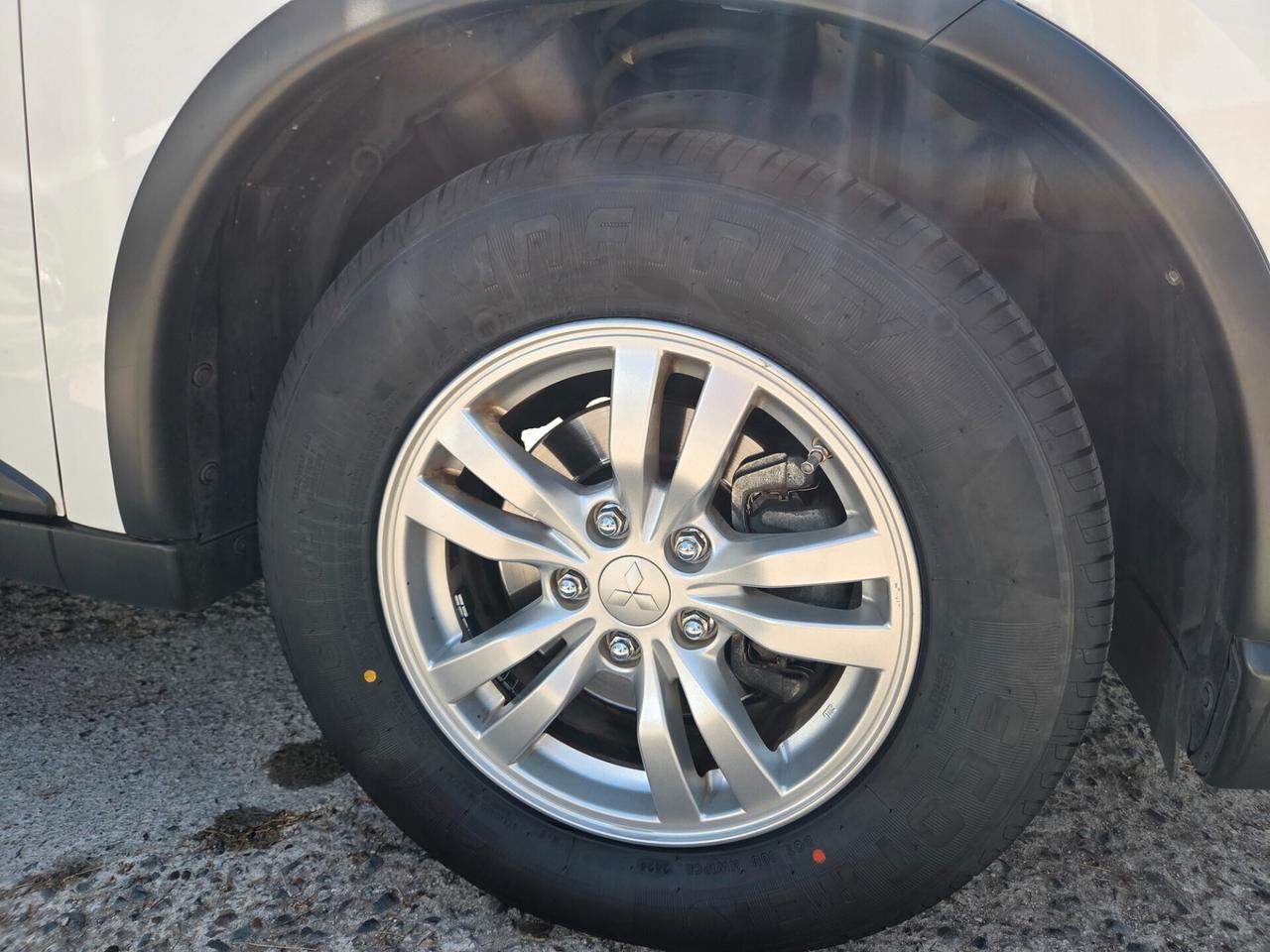 Mitsubishi Outlander 2.2 DI-D 4WD Intense