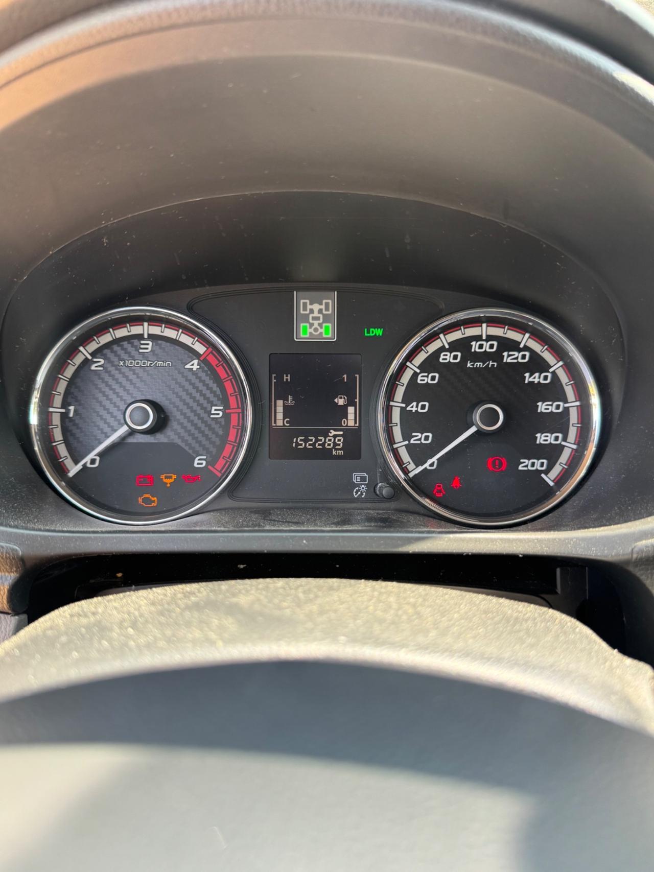 Mitsubishi L200 2.3 DID 4x4 180cv Gancio Traino
