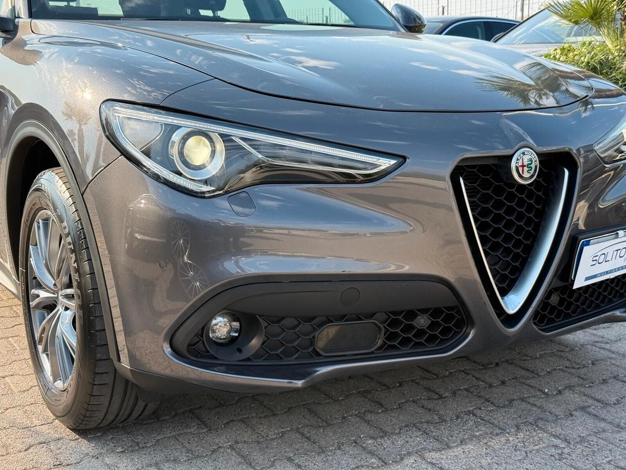Alfa Stelvio 2.2 TD 190 CV AT8 Q4 Executive + Palette