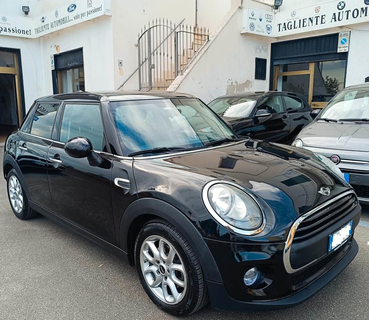 Mini Cooper D 1.5 Business XL 5 Porte