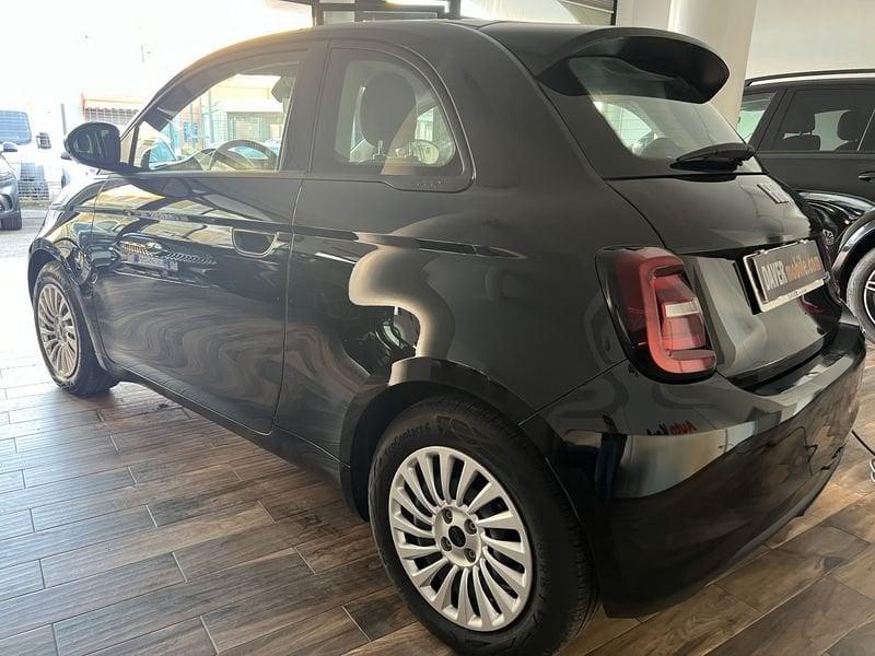 FIAT 500 Action Berlina