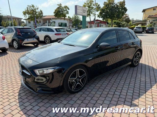 MERCEDES-BENZ A 180 d Automatic Premium Night Edition LUCI AMBIENTE