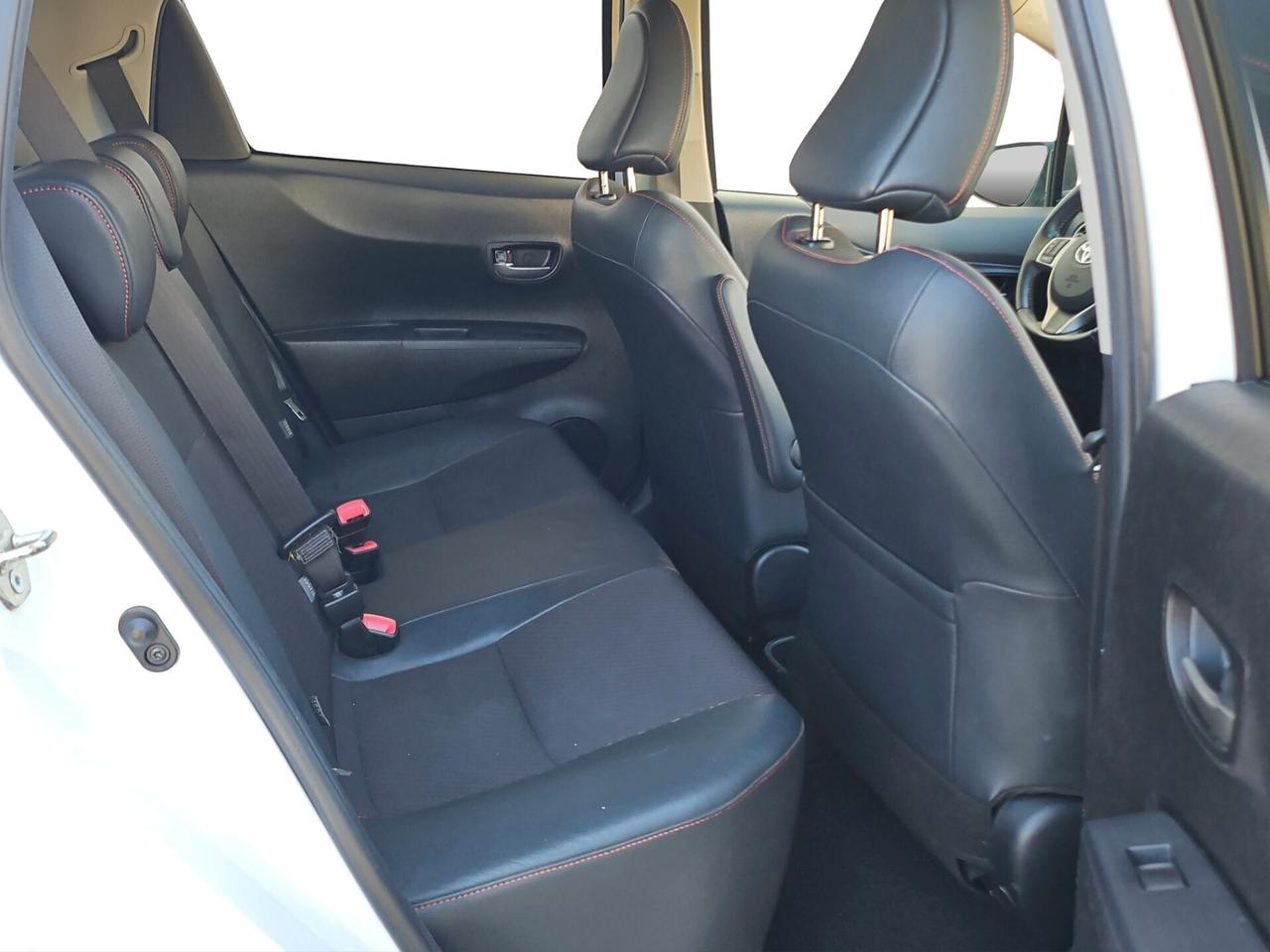 Toyota Yaris 1.4 D-4D 5 porte Trend SEDILI RISCALDABILI RETROCAMERA NAVI
