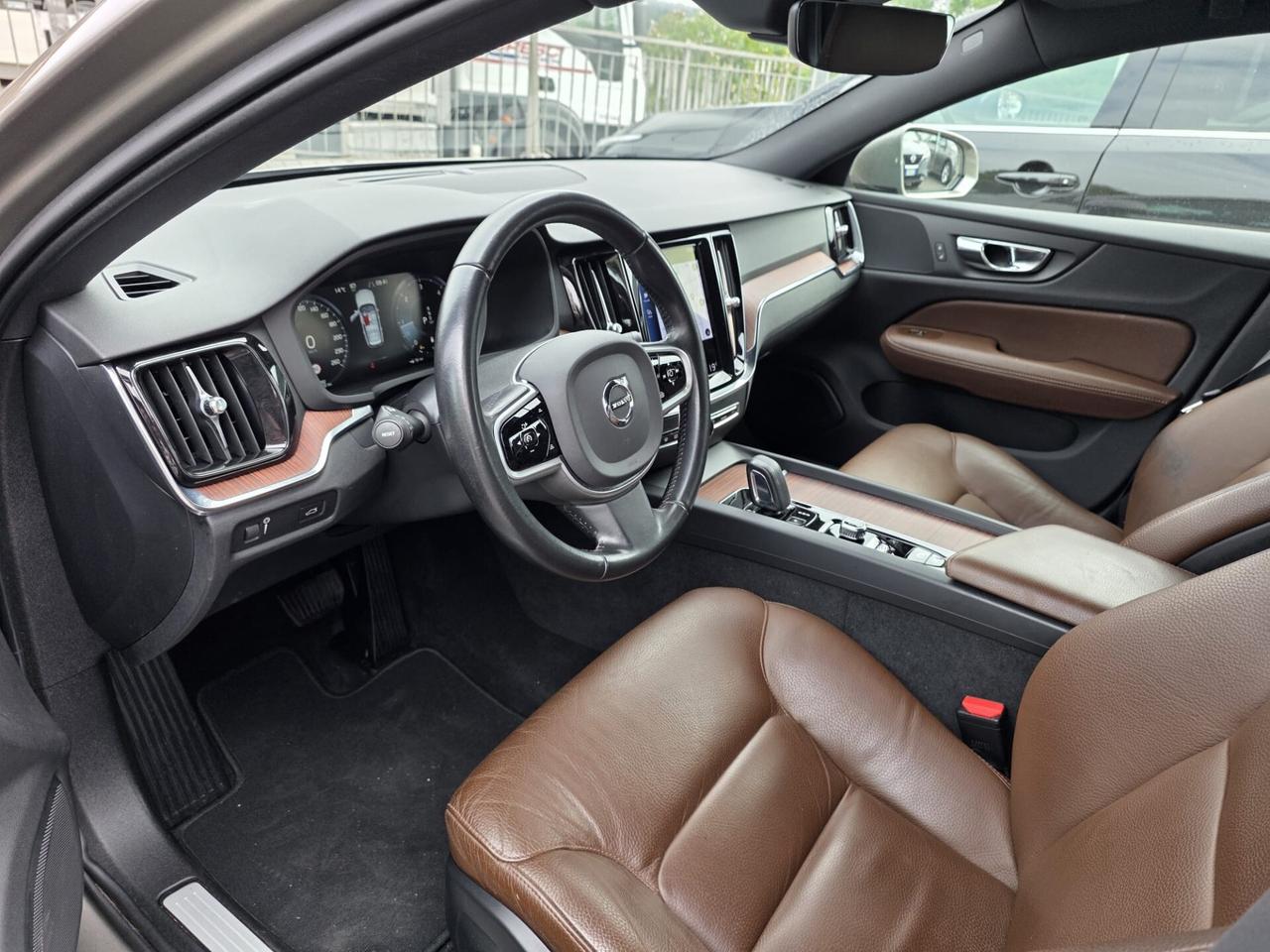 Volvo V60 Cross Country B4 (d) AWD automatico Plus