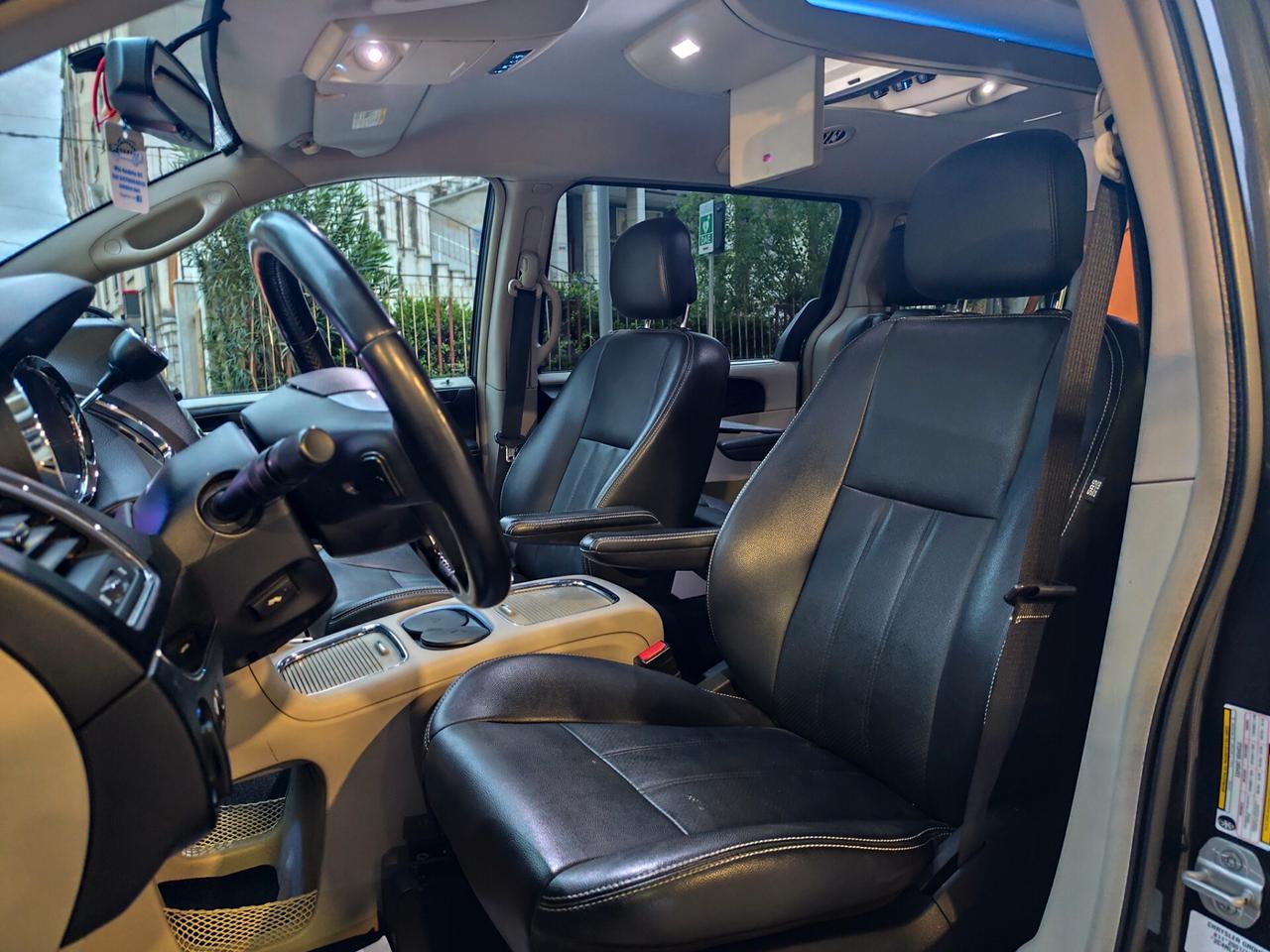 Lancia Voyager 2.8 CRDI 163CV 7 POSTI PERFETTA