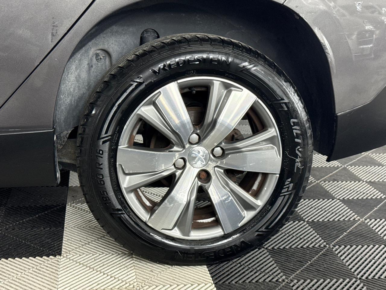 Peugeot 2008 PureTech 82 Active
