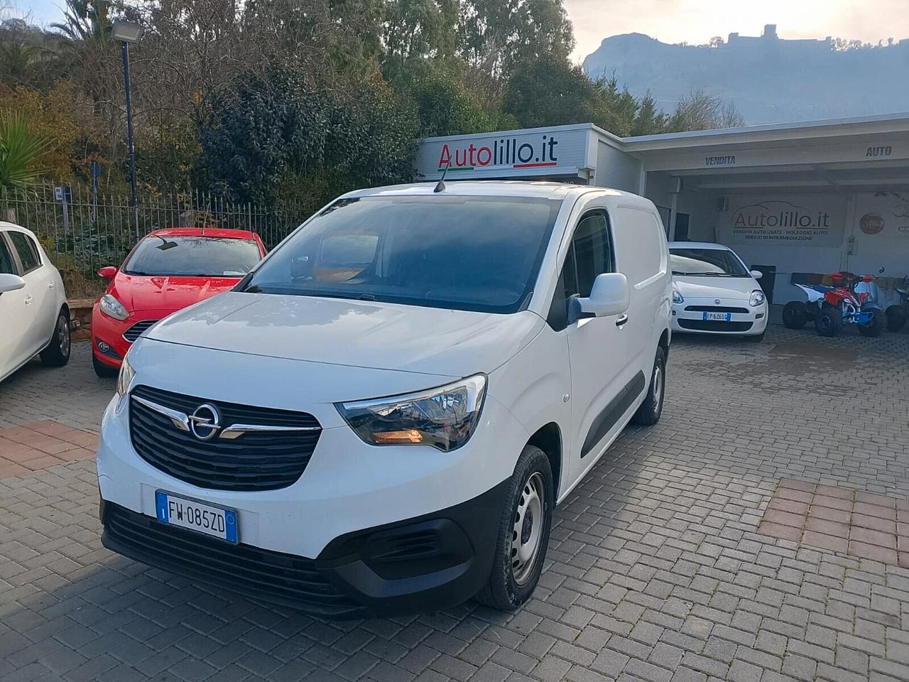 Opel Combo Cargo 1.5 Diesel 130CV passo lungo 3 posti