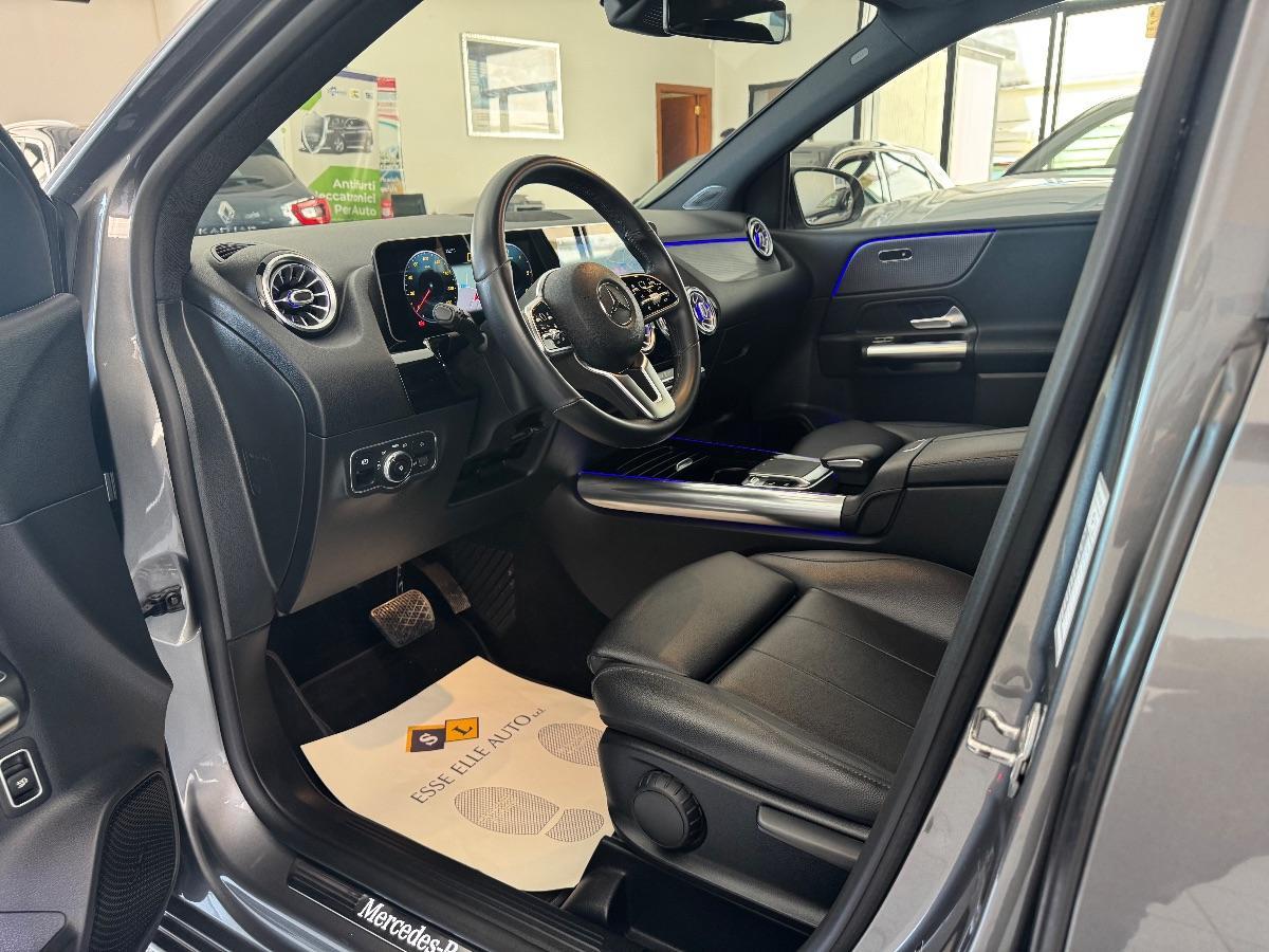 MERCEDES B180 d Automatic Sport BURMESTER/ LUCI AMBIENT/ PELLE/ LED