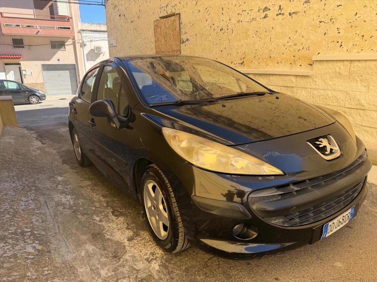 Peugeot 207 1.4 HDi 70CV 5p. ONE Line