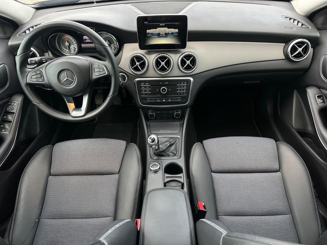 Mercedes-Benz GLA 180d 110cv Business 2017