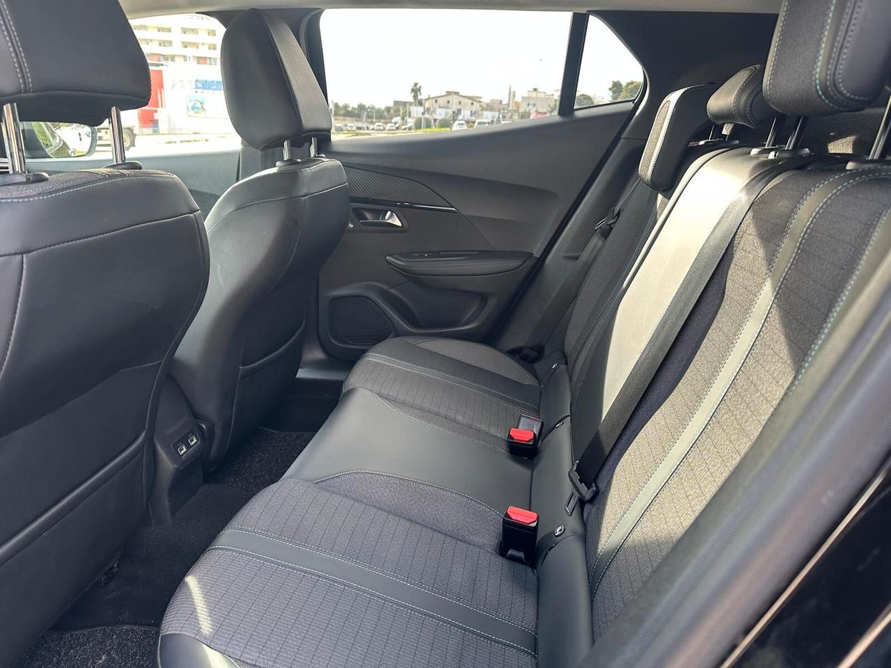 Peugeot 2008 BlueHDi 110 S&S Allure Pack