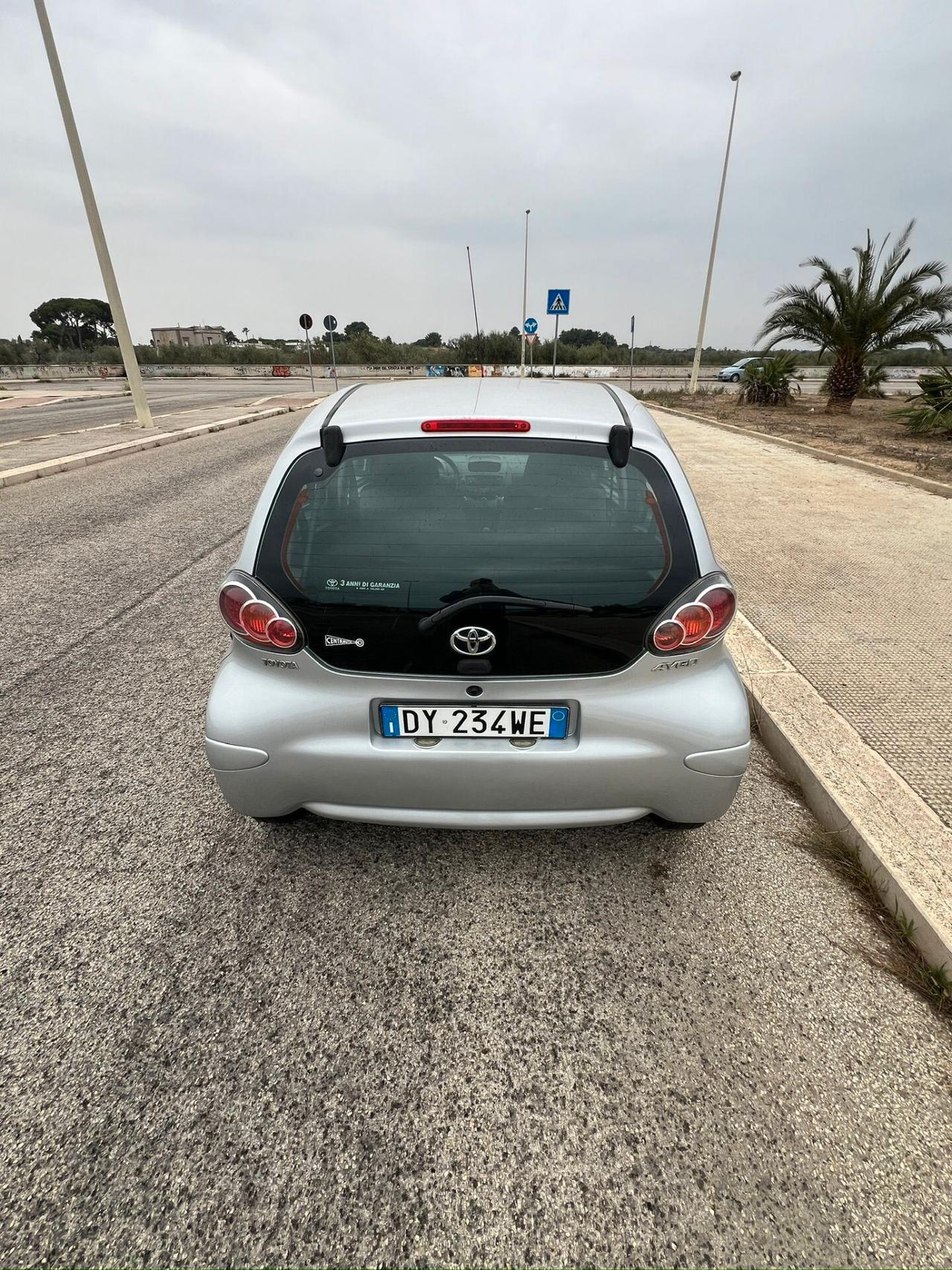 Toyota Aygo 1.0 12V 5 porte Sol NEOPATENTATI