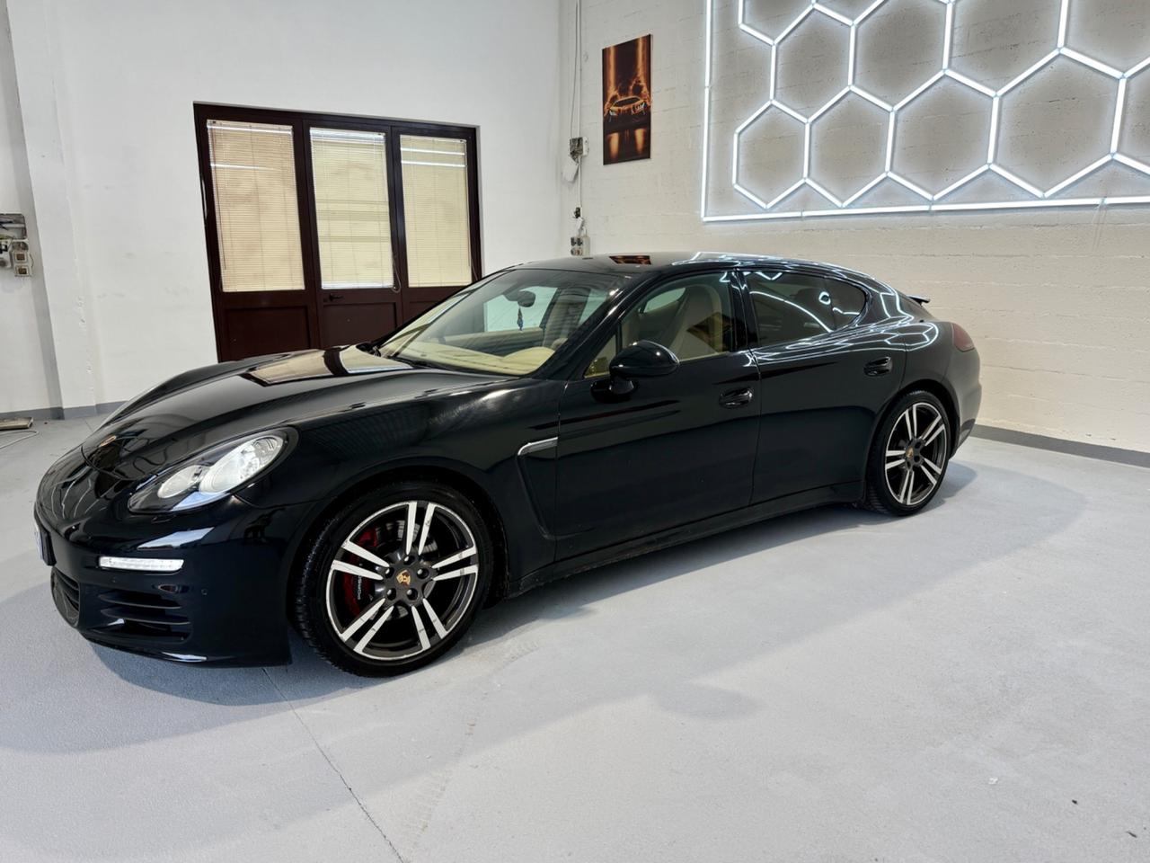 Porsche Panamera 3.0 Diesel 300CV - Full Optional