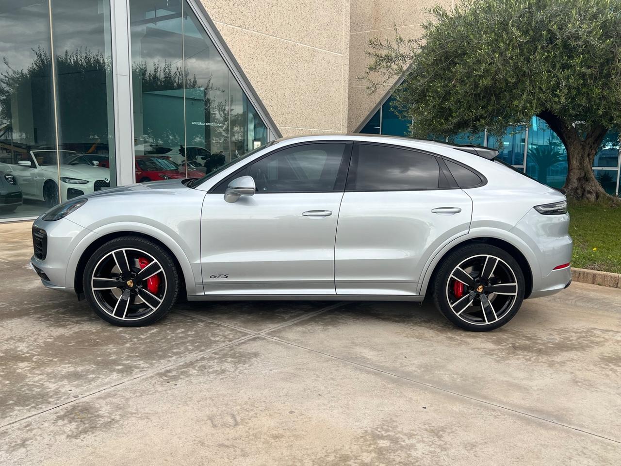 Porsche Cayenne Coupe 4.0 GTS possibilità noleggio no scoring