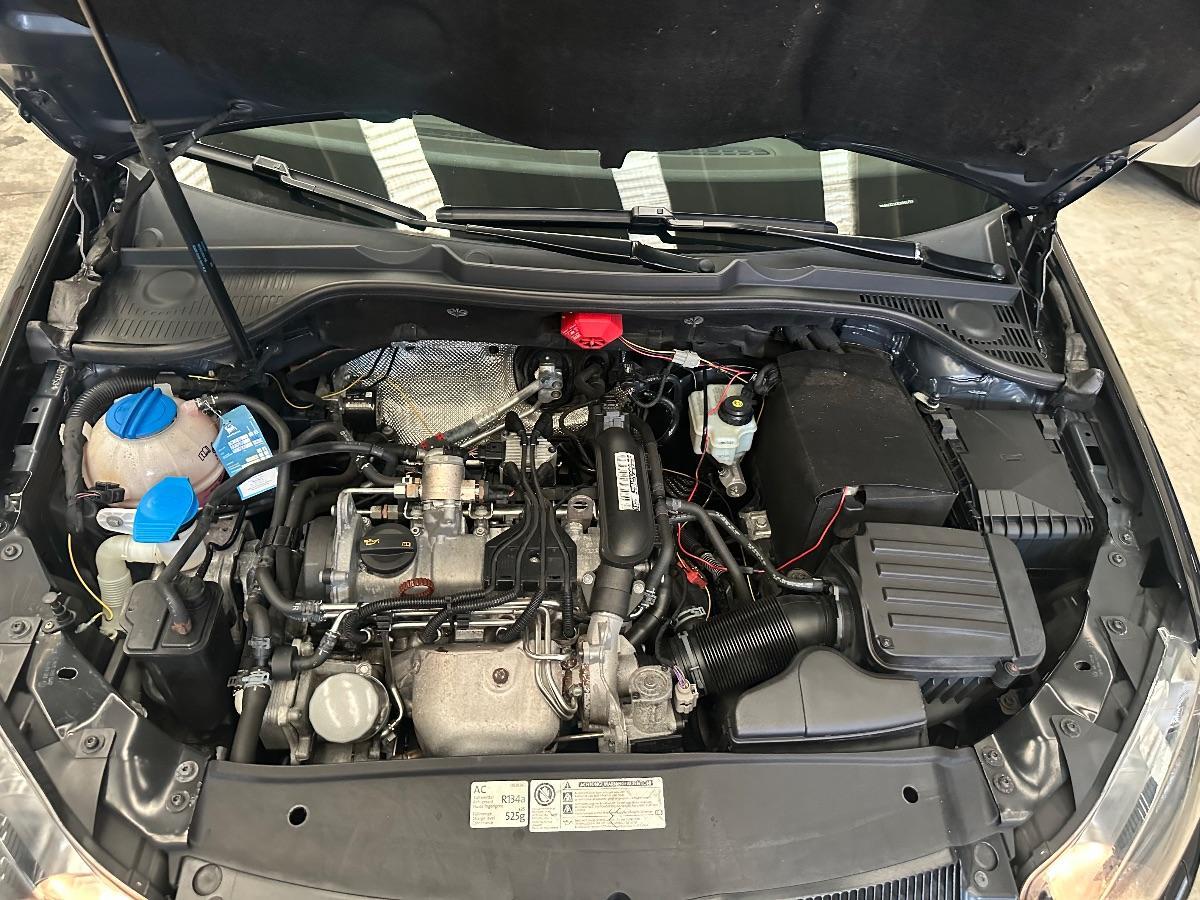 VOLKSWAGEN - Golf Cabrio