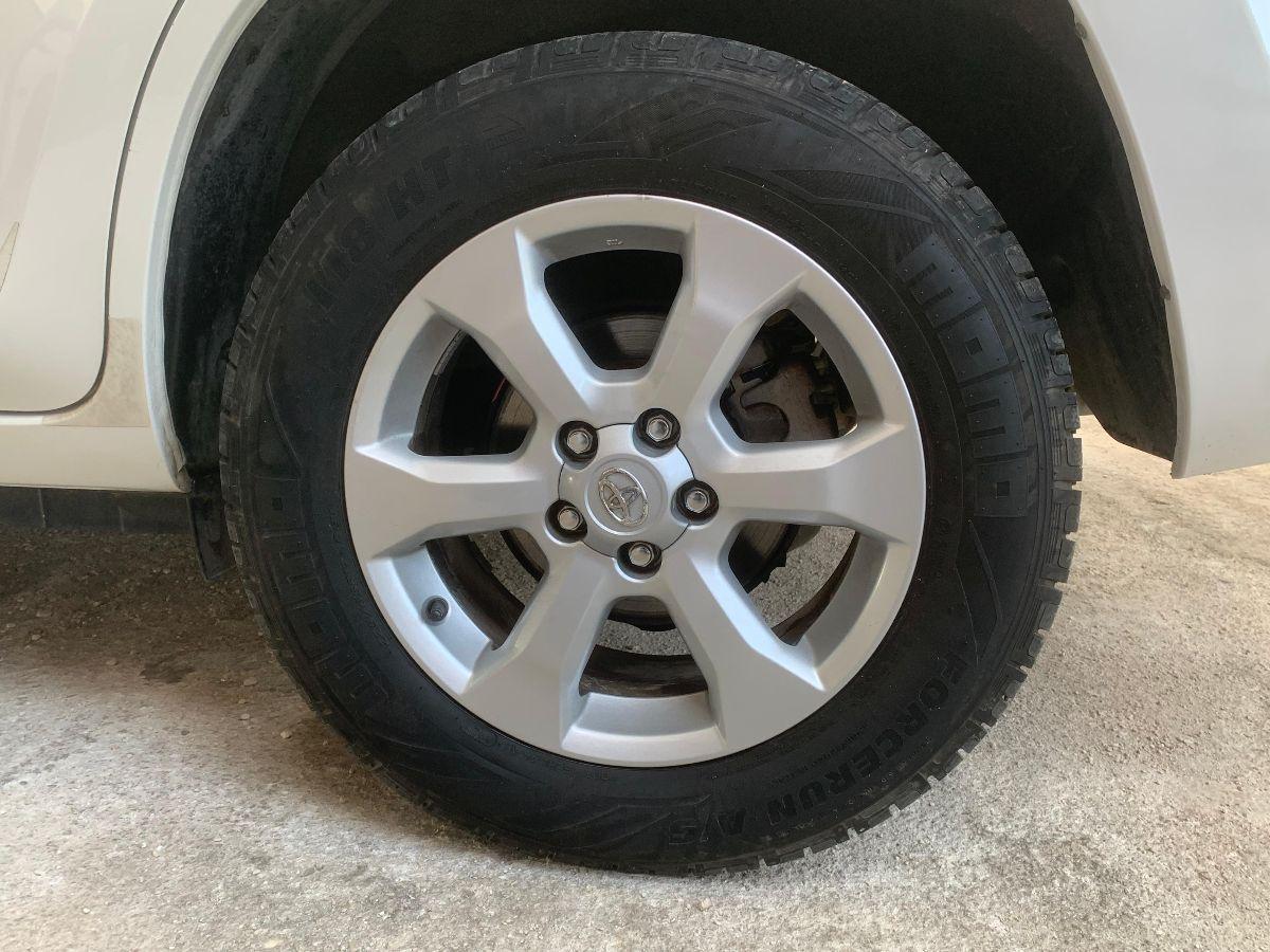 TOYOTA - RAV4