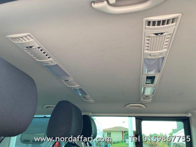 VOLKSWAGEN Caravelle 2.0 TDI 199CV DSG 4 Motion PL Kombi 6 posti