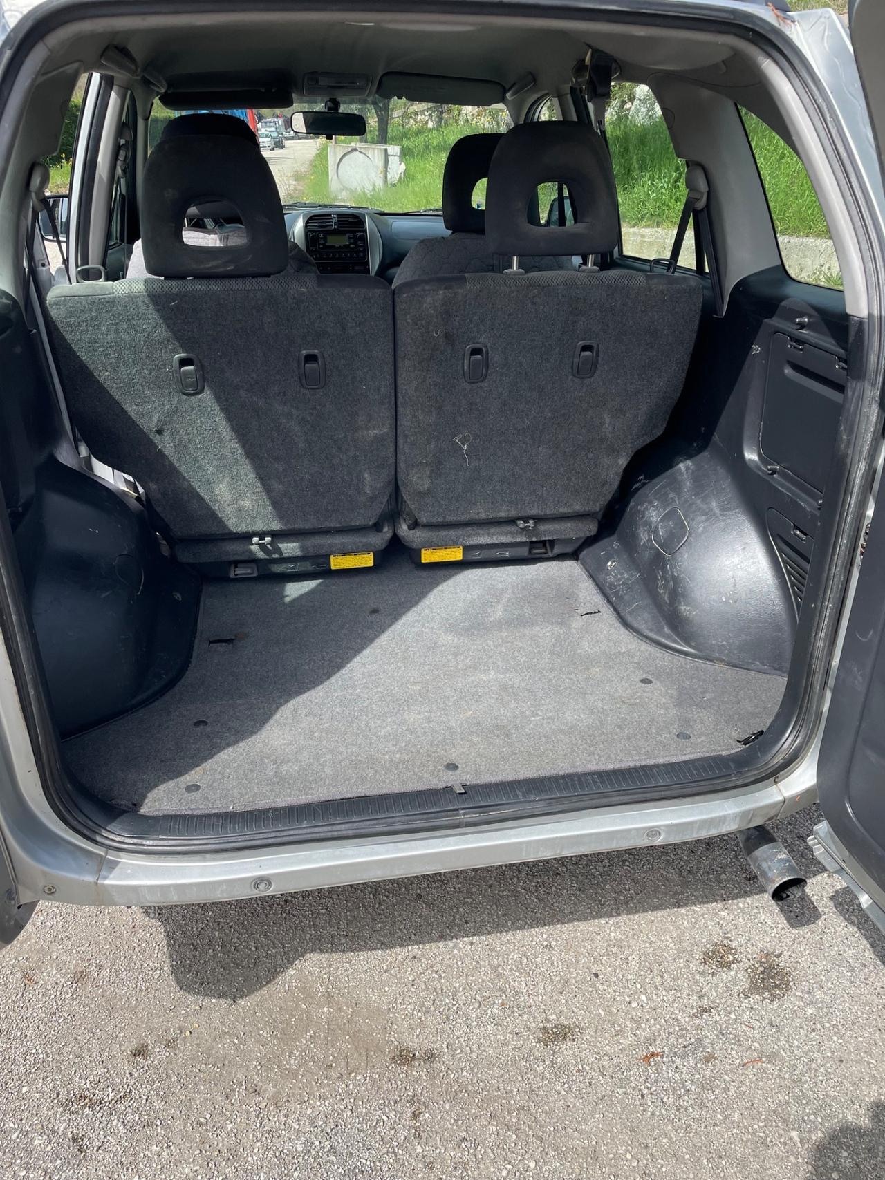 Toyota RAV 4 RAV4.com 2.0 Tdi D-4D cat 5 porte Sol