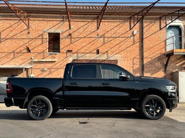 DODGE RAM 1500 SPORT 5.7L V8 NIGHT EDITION 4x4