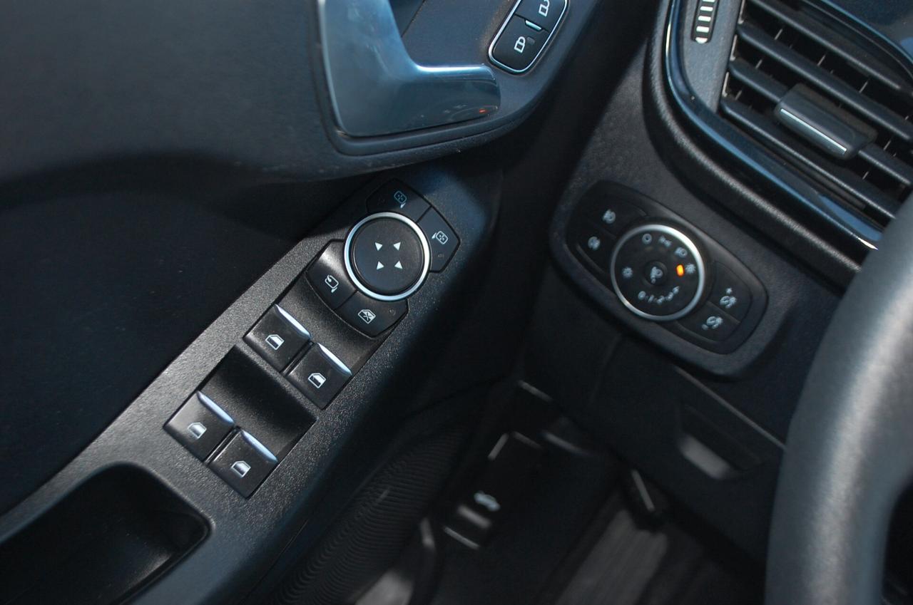 Ford Fiesta 5p 1.1 75CV Connect S&S Uff Italy Clima USB App