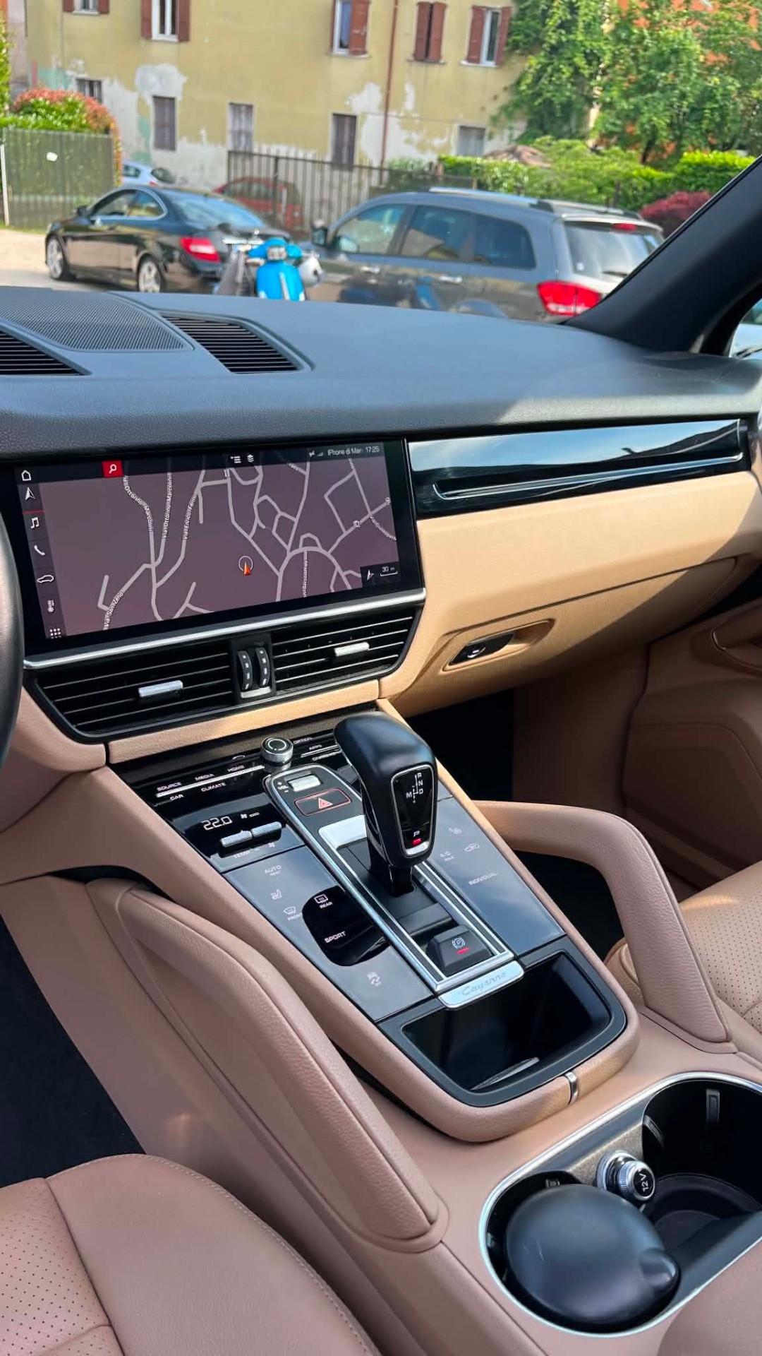 Porsche CAYENNE 3.0 V6 PANO BOSE KMCERT UNICOPR