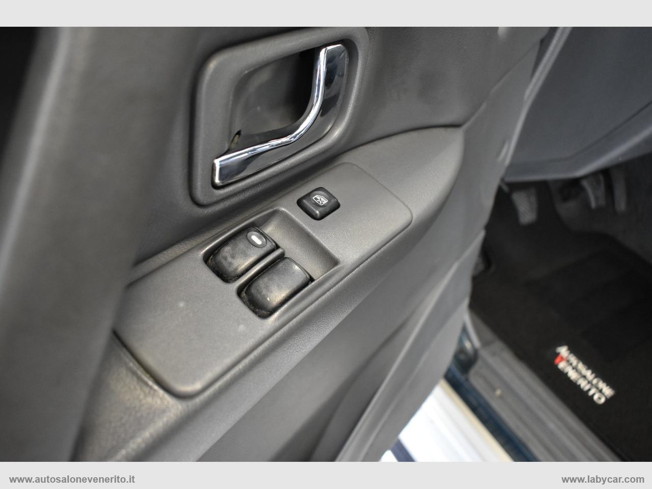 MITSUBISHI Pajero 2.5 TDI 3p. GLX Autocarro