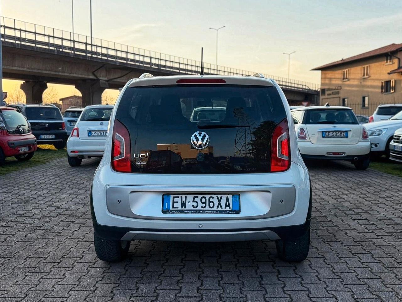 Volkswagen up! 1.0 75 CV 5p. cross OK NEOPATENTATI
