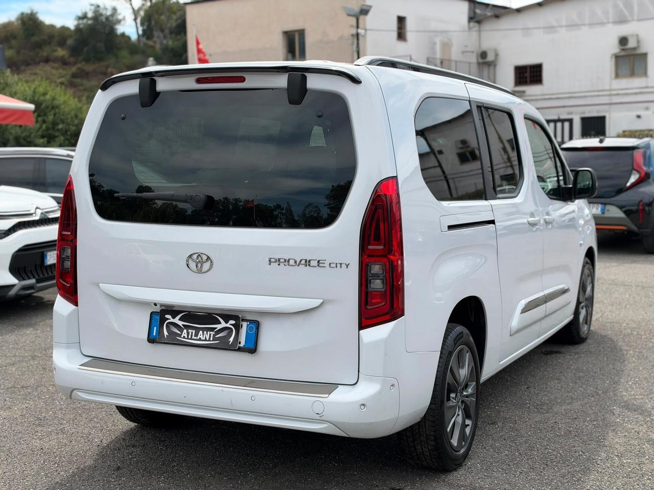 Toyota Proace City Verso 1.5D 130 CV S&S L2 A/T Luxury