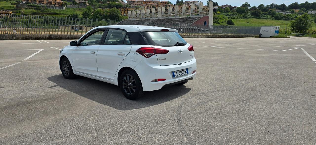 Hyundai i20 1.2 5 porte Econext Blackline