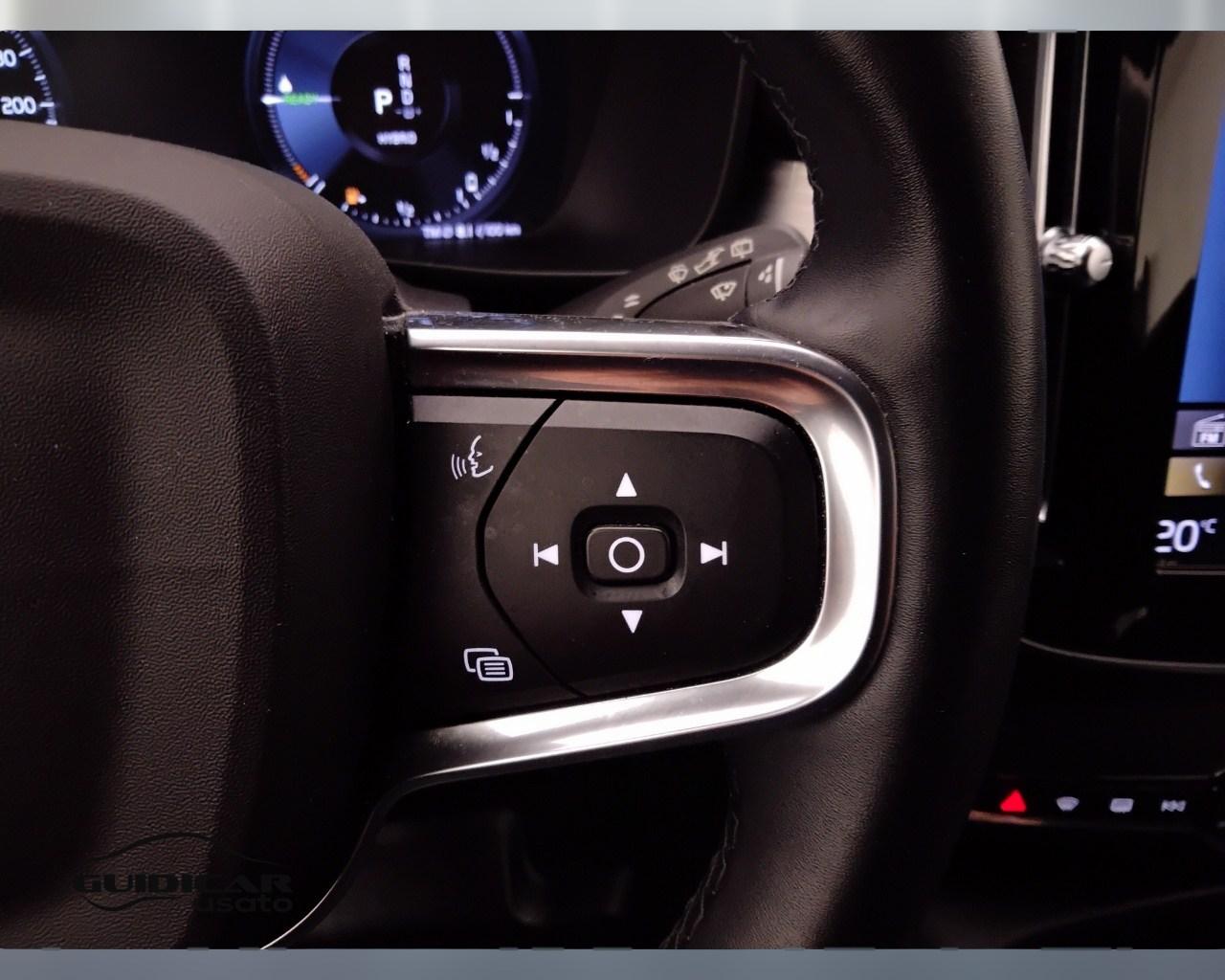 VOLVO XC40 2023 - XC40 1.5 t5 recharge phev Core auto