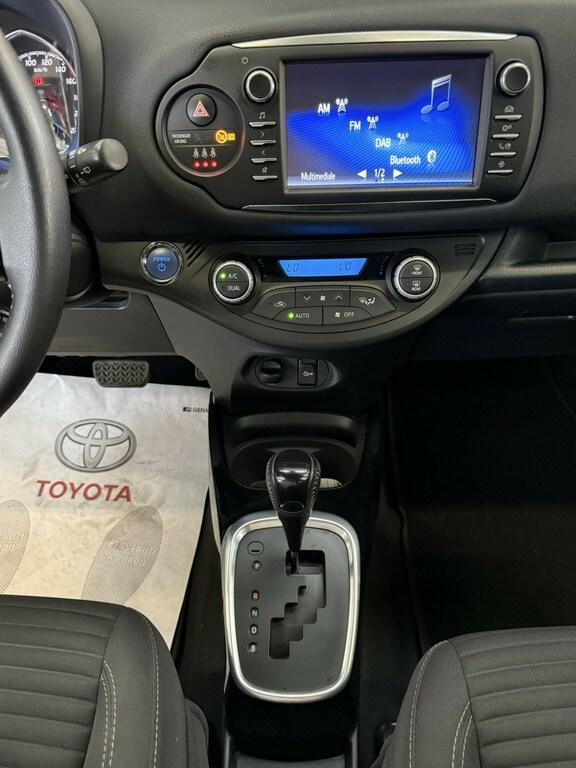 Toyota Yaris 5 Porte 1.5 VVT-i Hybrid Lounge Red/Bronze E-CVT