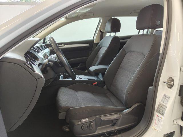 VOLKSWAGEN Passat Variant 2.0 TDI DSG *SCHERMO 9,2"*TAGLIANDI*UNICO PROP.*
