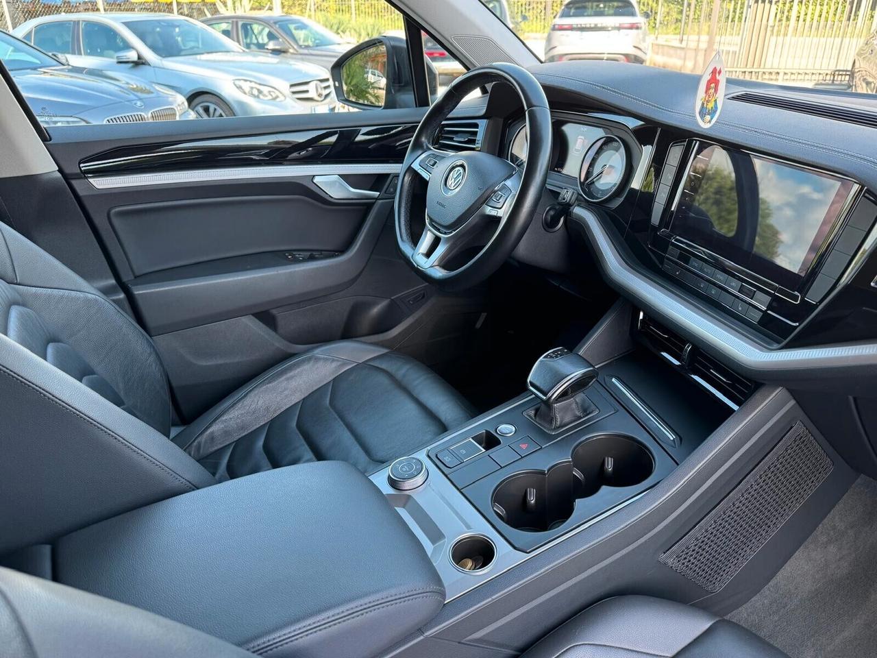 Volkswagen Touareg 3.0 V6 TDI SCR Black Style