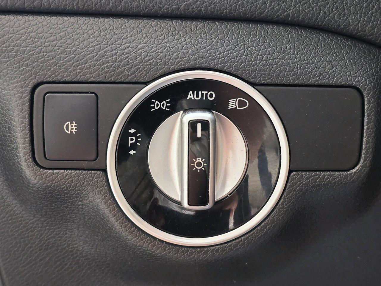 Mercedes GLA 200 D PREMIUM CAMBIO AUTOMATICO/EURO6C/CAMERA/NAVI/LED
